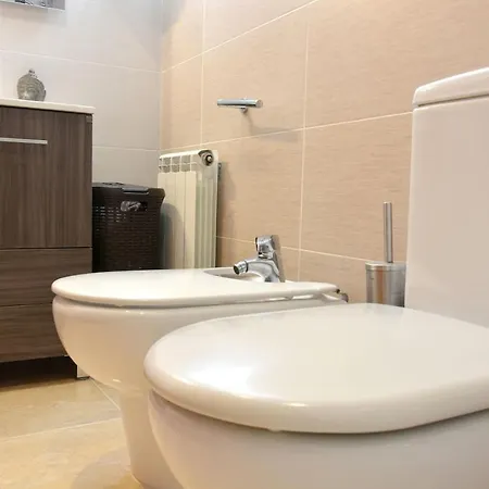 Apartamento En Con Piscina Y Parking 아파트